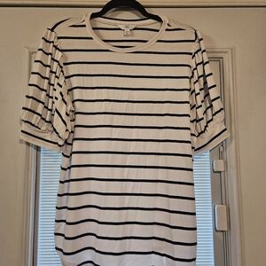 Time & Tru Striped Lg Black and White T-Shirt